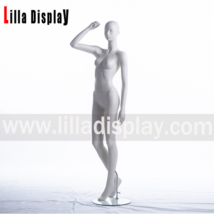 mannequins femminili astratti