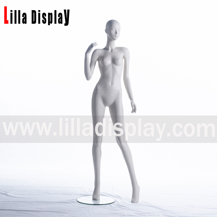 mannequins femminili astratti
