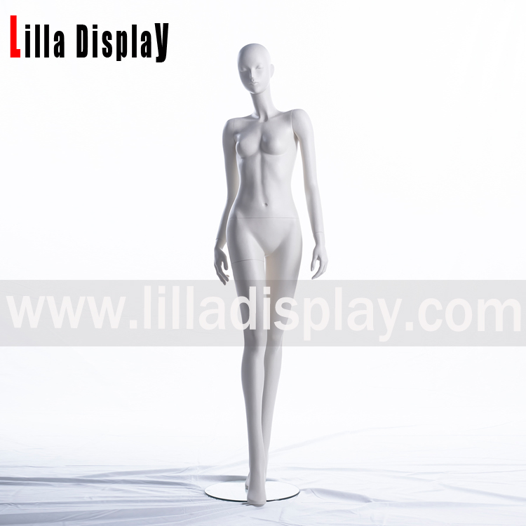 mannequins femminili astratti