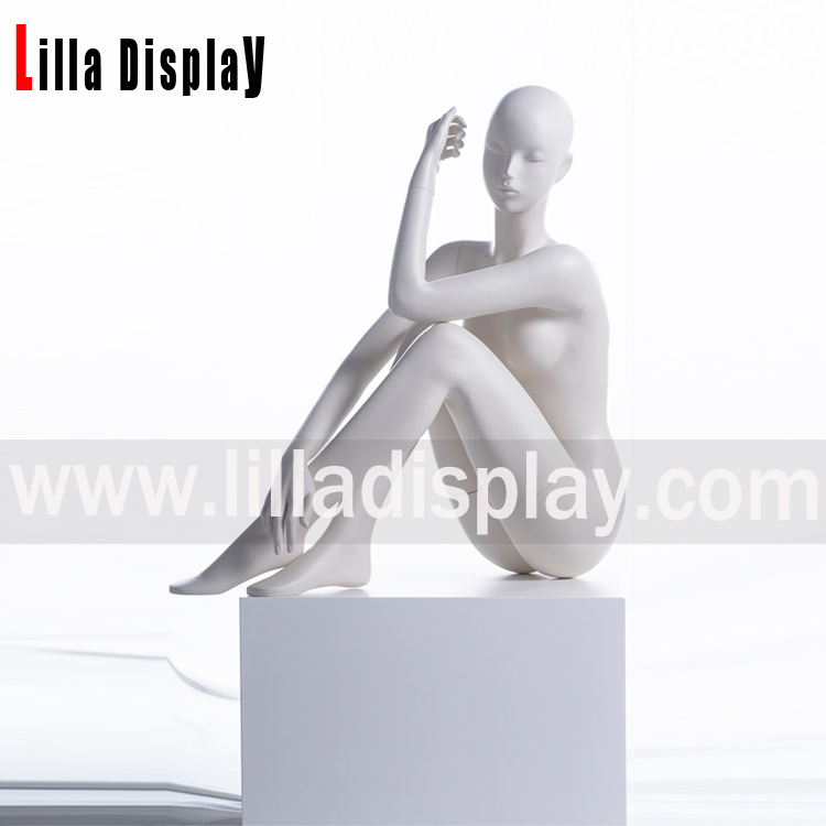 mannequins femminili astratti