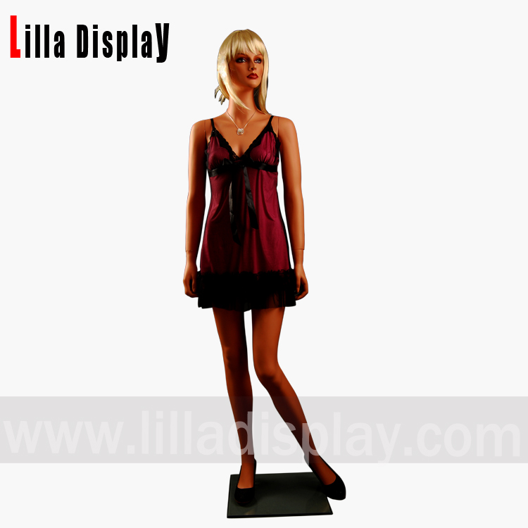Lilladisplay fuld krop stående lige arme sexet udgøre blond kvinde kvindelig mannequin LEM4