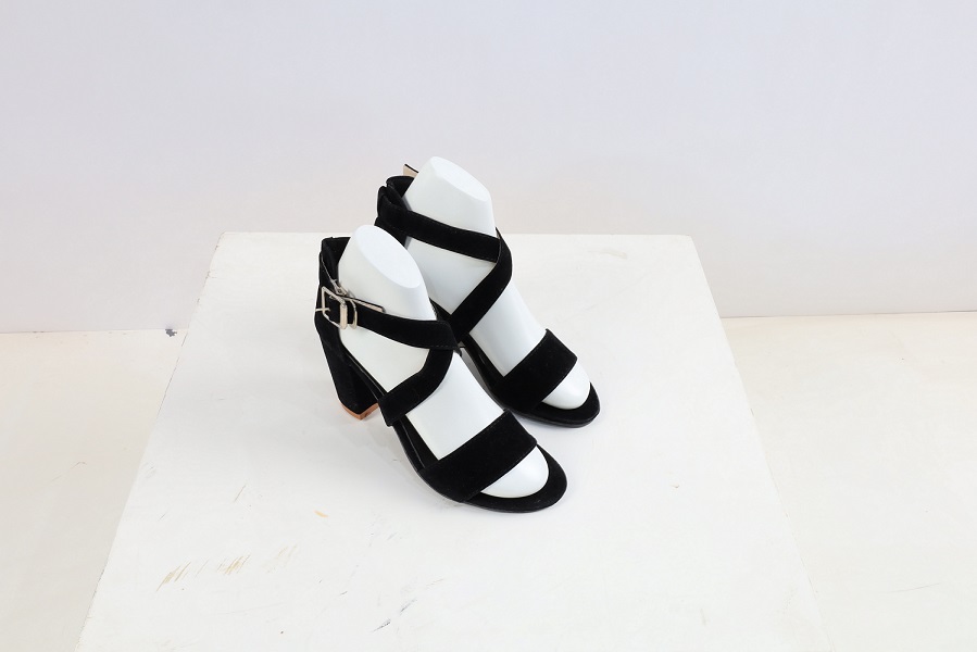 Scarpe con tacco alto colore bianco opaco Visualizza forma piede manichino WF01